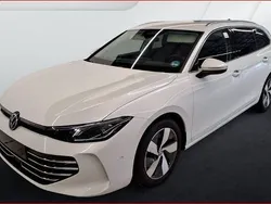 Oryxweiß perlmutteffekt Gebraucht 2025 VW Passat Elegance Kombi | 37.450 € (Superpreis)