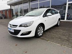 Weiß Gebraucht 2015 Opel Astra Selection Kombi | 8.199 € (Fairer Preis)