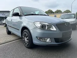 Blau Gebraucht 2011 Skoda Fabia Ambiente Limousine | 3.480 € (Fairer Preis)