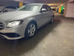 Silber Gebraucht 2016 Mercedes E220 Avantgarde Limousine | 22.999 € (Fairer Preis)