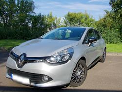 Grau Gebraucht 2014 Renault Clio IV Kleinwagen | 4.999 € (Fairer Preis)