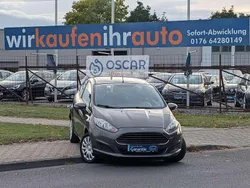 Grau Gebraucht 2015 Ford Fiesta Ambiente Kleinwagen | 5.899 € (Fairer Preis)