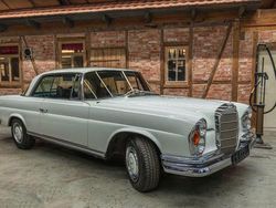 Weiß Gebraucht 1969 Mercedes W111 SE Coupé | 49.450 €