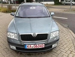 Grau Gebraucht 2006 Skoda Octavia Ambiente Kombi | 1.300 € (Guter Preis)