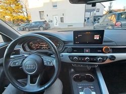 Grau Gebraucht 2018 Audi A4 Sport Limousine | 13.490 € (Superpreis)