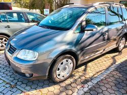 Grau Gebraucht 2004 VW Touran Van / Kleinbus | 2.250 € (Fairer Preis)