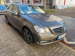 Beige Gebraucht 2009 Mercedes E250 Elegance Limousine | 8.250 € (Guter Preis)