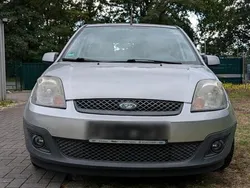 Silber Gebraucht 2005 Ford Fiesta Kleinwagen | 700 € (Guter Preis)