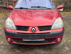 Rot Gebraucht 2004 Renault Clio II Kleinwagen | 550 € (Superpreis)