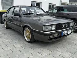 Grau Gebraucht 1985 Audi 90 Performance Limousine | 12.800 €