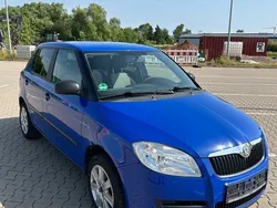 Blau Gebraucht 2009 Skoda Fabia Limousine | 2.950 € (Fairer Preis)