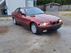 Rot Gebraucht 1994 BMW 318 Limousine | 4.200 €
