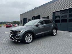 Grau Gebraucht 2024 VW T-Roc Life SUV | 21.400 € (Guter Preis)