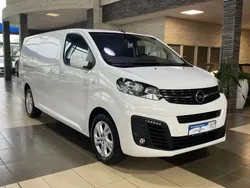 Weiß jade weiss/arktis weiss Gebraucht 2020 Opel Vivaro Innovation Van | 20.000 € (Guter Preis)