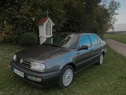 Grau Gebraucht 1994 VW Vento Limousine | 1.500 €