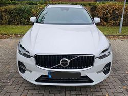 Weiß Gebraucht 2023 Volvo XC60 Core SUV | 36.450 € (Superpreis)