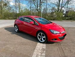Rot Gebraucht 2012 Opel Astra GTC Coupé | 8.500 € (Etwas zu teuer)