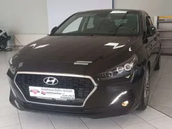 Phantom black Gebraucht 2018 Hyundai i30 Style Limousine | 15.490 € (Fairer Preis)