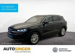 Grenadillschwarz metallic Gebraucht 2024 VW Touareg Elegance SUV | 56.870 € (Guter Preis)