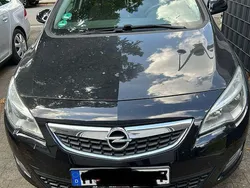 Schwarz Gebraucht 2010 Opel Astra Limousine | 4.799 € (Guter Preis)
