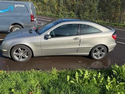 Silber Gebraucht 2003 Mercedes CL180 Coupé | 5.900 €