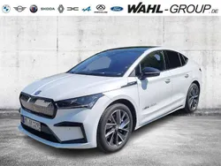 Moonweiß perleffekt (weiß) Gebraucht 2024 Skoda Enyaq iV SportLine SUV | 53.789 € (Fairer Preis)
