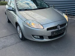 Gelb Gebraucht 2009 Fiat Bravo Kleinwagen | 3.600 € (Fairer Preis)