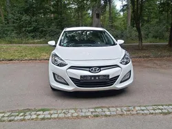 Weiß Gebraucht 2012 Hyundai i30 Kombi | 5.199 € (Etwas zu teuer)