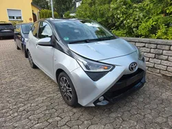 Silber Gebraucht 2020 Toyota Aygo X-clusiv Kleinwagen | 11.800 € (Teuer)