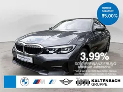 Grau Gebraucht 2022 BMW 320e Limousine | 25.890 € (Guter Preis)