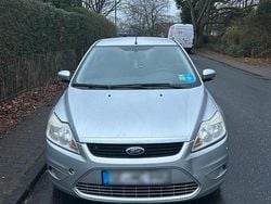 Silber Gebraucht 2010 Ford Focus Limousine | 1.100 € (Superpreis)