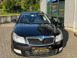 Schwarz Gebraucht 2012 Skoda Octavia Family Kombi | 8.950 €