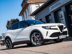 Weiß Gebraucht 2025 Alfa Romeo Junior Veloce SUV | 51.899 € (Teuer)
