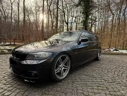Schwarz Gebraucht 2010 BMW 325 M Sport Kombi | 11.900 €