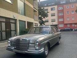 Grau Gebraucht 1967 Mercedes S280 Limousine | 21.000 €