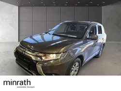 Braun Gebraucht 2019 Mitsubishi Outlander Diamant Edition SUV | 19.030 € (Fairer Preis)