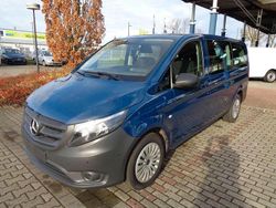 Blau Gebraucht 2022 Mercedes Vito Van / Kleinbus | 31.890 € (Fairer Preis)