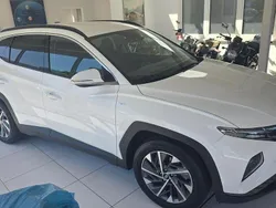 Atlas white / sol Gebraucht 2022 Hyundai Tucson Trend SUV | 24.900 € (Guter Preis)