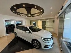 Weiss Gebraucht 2020 Renault Mégane IV Limousine | 16.800 €