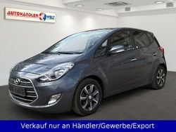 Grau Gebraucht 2018 Hyundai ix20 Passion Van / Kleinbus | 6.999 € (Superpreis)