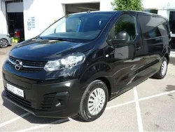 Schwarz Gebraucht 2021 Opel Vivaro-e Combi Edition Van | 15.980 € (Teuer)