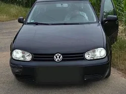 Schwarz Gebraucht 2003 VW Golf IV Kleinwagen | 1.700 € (Fairer Preis)
