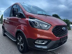 Orange Gebraucht 2021 Ford Tourneo Custom Van / Kleinbus | 40.990 € (Teuer)