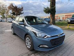 Blau Gebraucht 2016 Hyundai i20 Kleinwagen | 7.900 € (Superpreis)