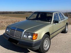 Gebraucht 1984 Mercedes E250 Limousine | 5.700 €
