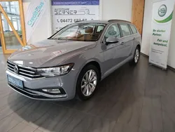 Grau Gebraucht 2023 VW Passat Kombi | 25.990 € (Teuer)