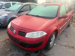 Rot Gebraucht 2004 Renault Mégane GrandTour Dynamique Kombi | 450 € (Superpreis)