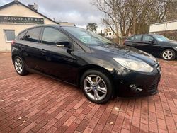 Schwarz Gebraucht 2013 Ford Focus Champions Edition Limousine | 3.490 € (Guter Preis)