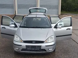 Silber Gebraucht 2001 Ford Focus Ghia Kombi | 600 € (Superpreis)