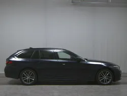 Schwarz Gebraucht 2021 BMW 520 M Sport Kombi | 22.980 € (Superpreis)